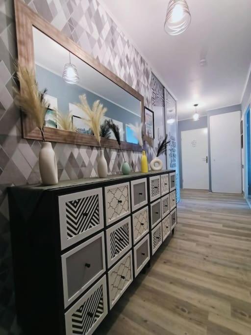 Appartement 4 Pieces - La Rose Des Yvelines - Classe 3 Etoiles ทรัปส์ ภายนอก รูปภาพ