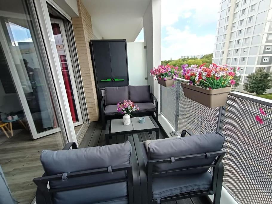 Appartement 4 Pieces - La Rose Des Yvelines - Classe 3 Etoiles ทรัปส์ ภายนอก รูปภาพ