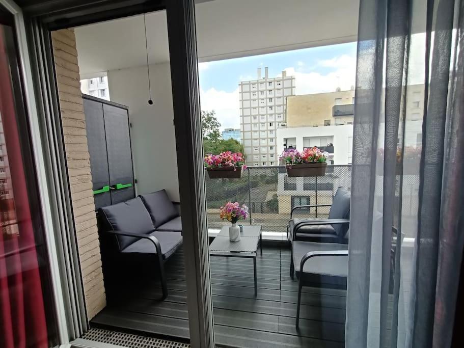 Appartement 4 Pieces - La Rose Des Yvelines - Classe 3 Etoiles ทรัปส์ ภายนอก รูปภาพ