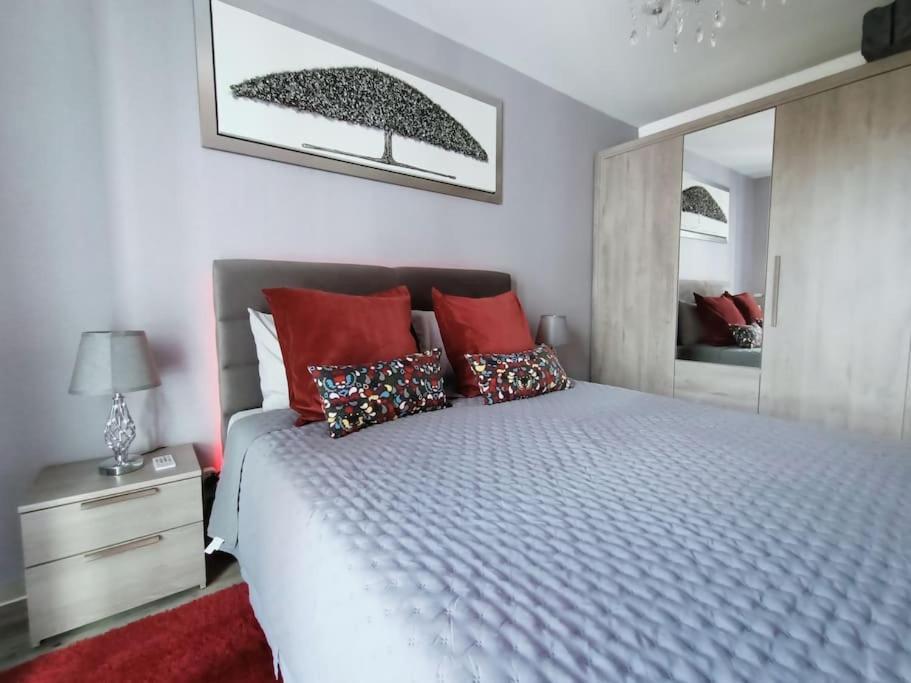 Appartement 4 Pieces - La Rose Des Yvelines - Classe 3 Etoiles ทรัปส์ ภายนอก รูปภาพ