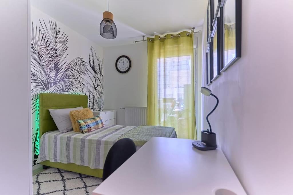 Appartement 4 Pieces - La Rose Des Yvelines - Classe 3 Etoiles ทรัปส์ ภายนอก รูปภาพ