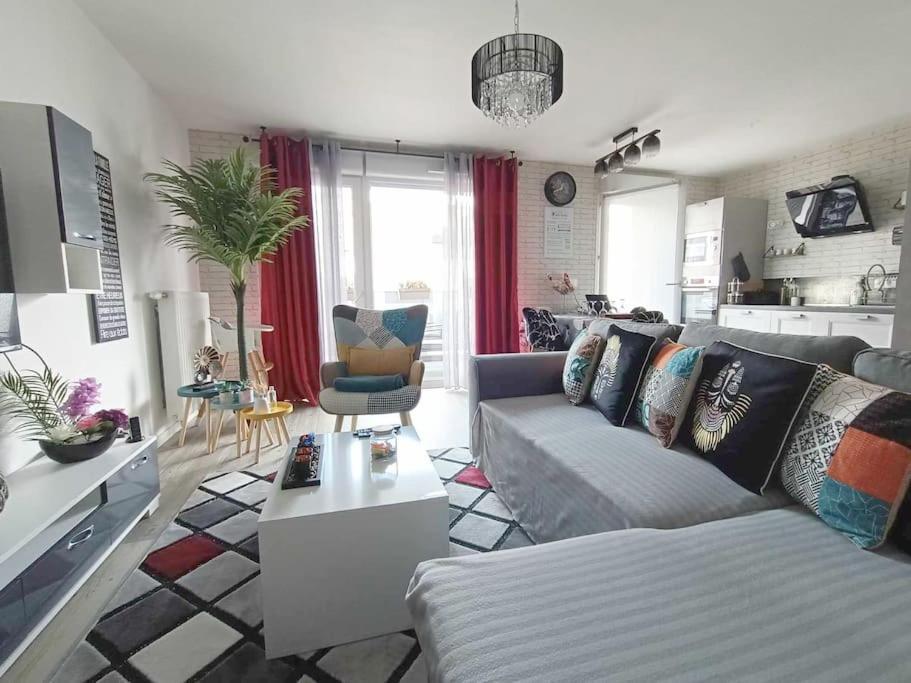 Appartement 4 Pieces - La Rose Des Yvelines - Classe 3 Etoiles ทรัปส์ ภายนอก รูปภาพ